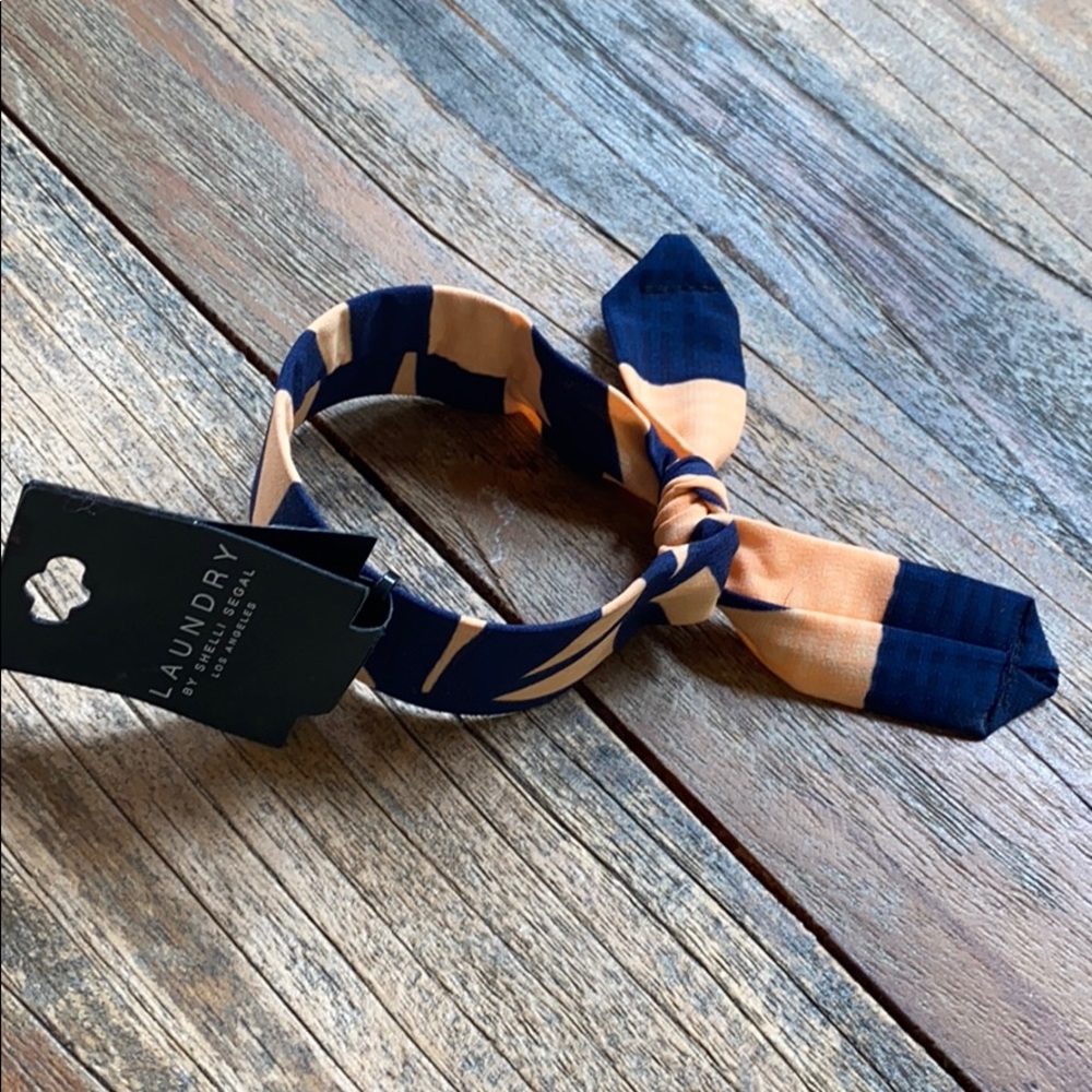 NWT Laundry by Shelli Segal scarf bracelet